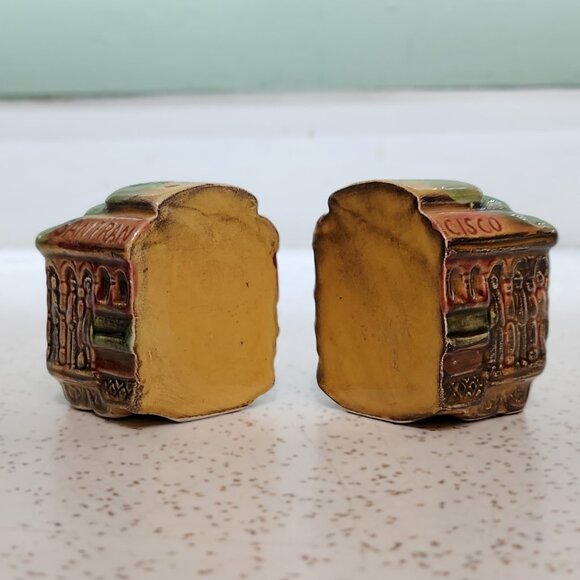 Vintage San Francisco Trolly Cars Salt & Pepper Shakers - Picture 2 of 8